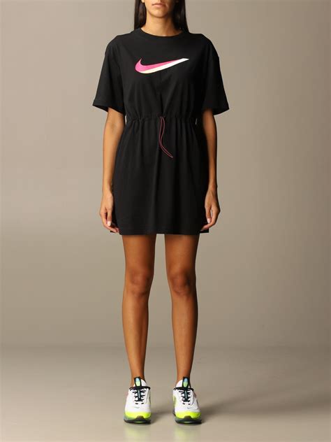 kleid nike schwarz|Schwarz Kleider (16) .